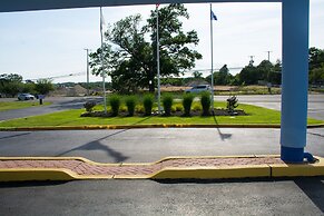 Atlantic Inn & Suites