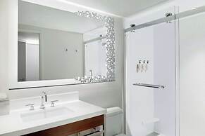 DoubleTree Suites by Hilton Phoenix