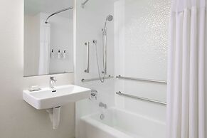 DoubleTree Suites by Hilton Phoenix
