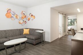 DoubleTree Suites by Hilton Phoenix