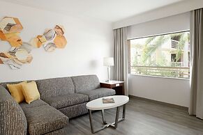 DoubleTree Suites by Hilton Phoenix