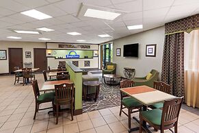 Days Inn by Wyndham Knoxville East