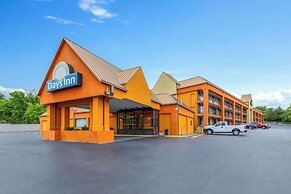 Days Inn by Wyndham Knoxville East