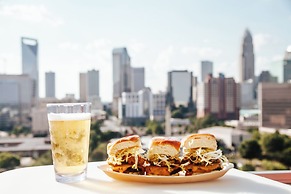 Sheraton Charlotte Hotel