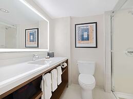 Embassy Suites by Hilton Chicago Downtown River North