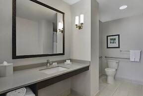 Embassy Suites by Hilton Chicago Downtown River North