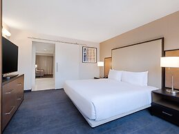 Embassy Suites by Hilton Chicago Downtown River North