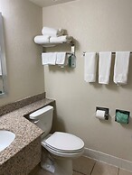 Travelodge by Wyndham Iowa City