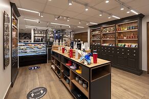 Delta Hotels by Marriott Grand Okanagan Resort