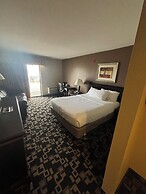 Express Suites Riverport Inn & Suites