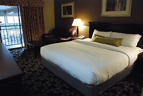 Express Suites Riverport Inn & Suites