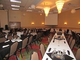 Express Suites Riverport Inn & Suites