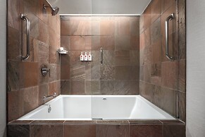 Loews Ventana Canyon Resort