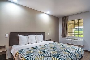 Motel 6 Livingston, TX