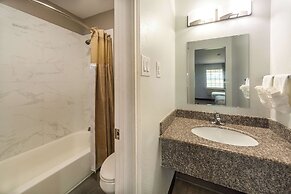 Motel 6 Livingston, TX