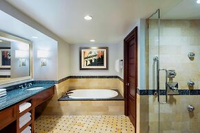 Sheraton Norfolk Waterside Hotel