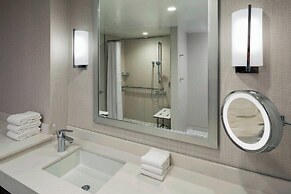 Sheraton Norfolk Waterside Hotel