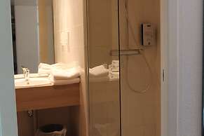 Hotel Kyriad Nemours
