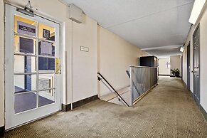 La Quinta Inn by Wyndham Costa Mesa / Newport Beach