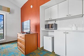 La Quinta Inn by Wyndham Costa Mesa / Newport Beach