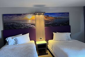 La Quinta Inn by Wyndham Costa Mesa / Newport Beach