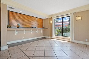 La Quinta Inn by Wyndham Costa Mesa / Newport Beach
