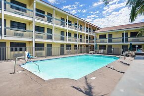 La Quinta Inn by Wyndham Costa Mesa / Newport Beach