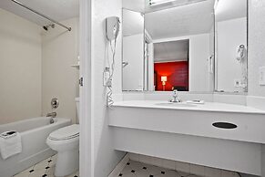 La Quinta Inn by Wyndham Costa Mesa / Newport Beach