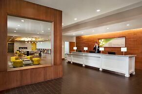 Holiday Inn Airport - Portland by IHG