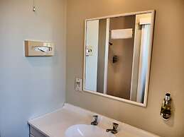 Econo Lodge Canterbury Court