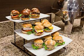 Holiday Inn Long Beach Airport Hotel and Conference Center by IHG