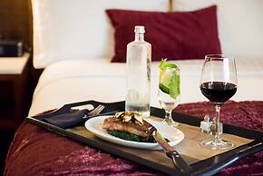 Holiday Inn Long Beach Airport Hotel and Conference Center by IHG