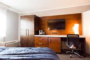 Holiday Inn Long Beach Airport Hotel and Conference Center by IHG