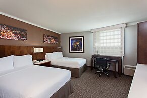 Holiday Inn Long Beach Airport Hotel and Conference Center by IHG