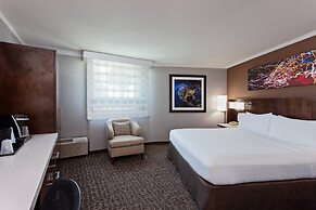 Holiday Inn Long Beach Airport Hotel and Conference Center by IHG