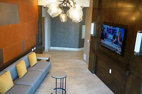 Holiday Inn Long Beach Airport Hotel and Conference Center by IHG