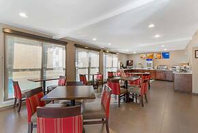 Comfort Inn & Suites - near Robins Air Force Base Main Gate