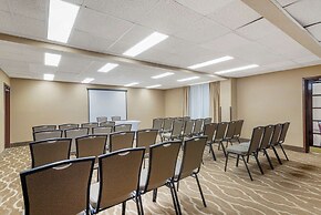 Comfort Inn & Suites - near Robins Air Force Base Main Gate