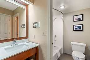 Comfort Inn & Suites - near Robins Air Force Base Main Gate