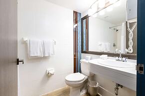 Regency Miami Airport by Sonesta