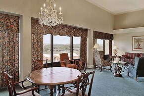 Ramada Hotel & Conf Center by Wyndham Augusta Downtown