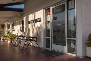 Western Holiday Lodge Three Rivers