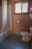 Western Holiday Lodge Three Rivers