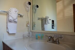 Western Holiday Lodge Three Rivers