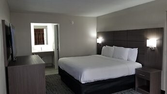 Days Inn & Suites by Wyndham Charleston Airport West