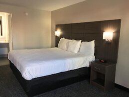 Days Inn & Suites by Wyndham Charleston Airport West