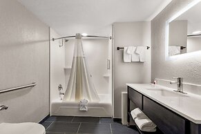 Clarion Pointe Rhinelander Downtown