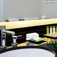Doubletree by Hilton Newark - Fremont