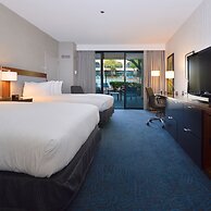 Doubletree by Hilton Newark - Fremont