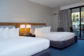 Doubletree by Hilton Newark - Fremont